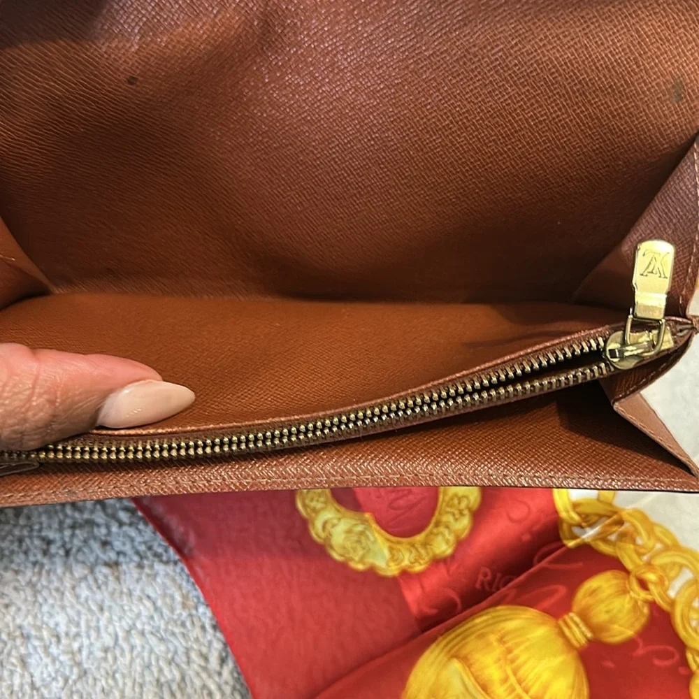 Louis Vuitton Monogram Coated Canvas Wallet with unbranded chain Made in France - Picture 3 of 8